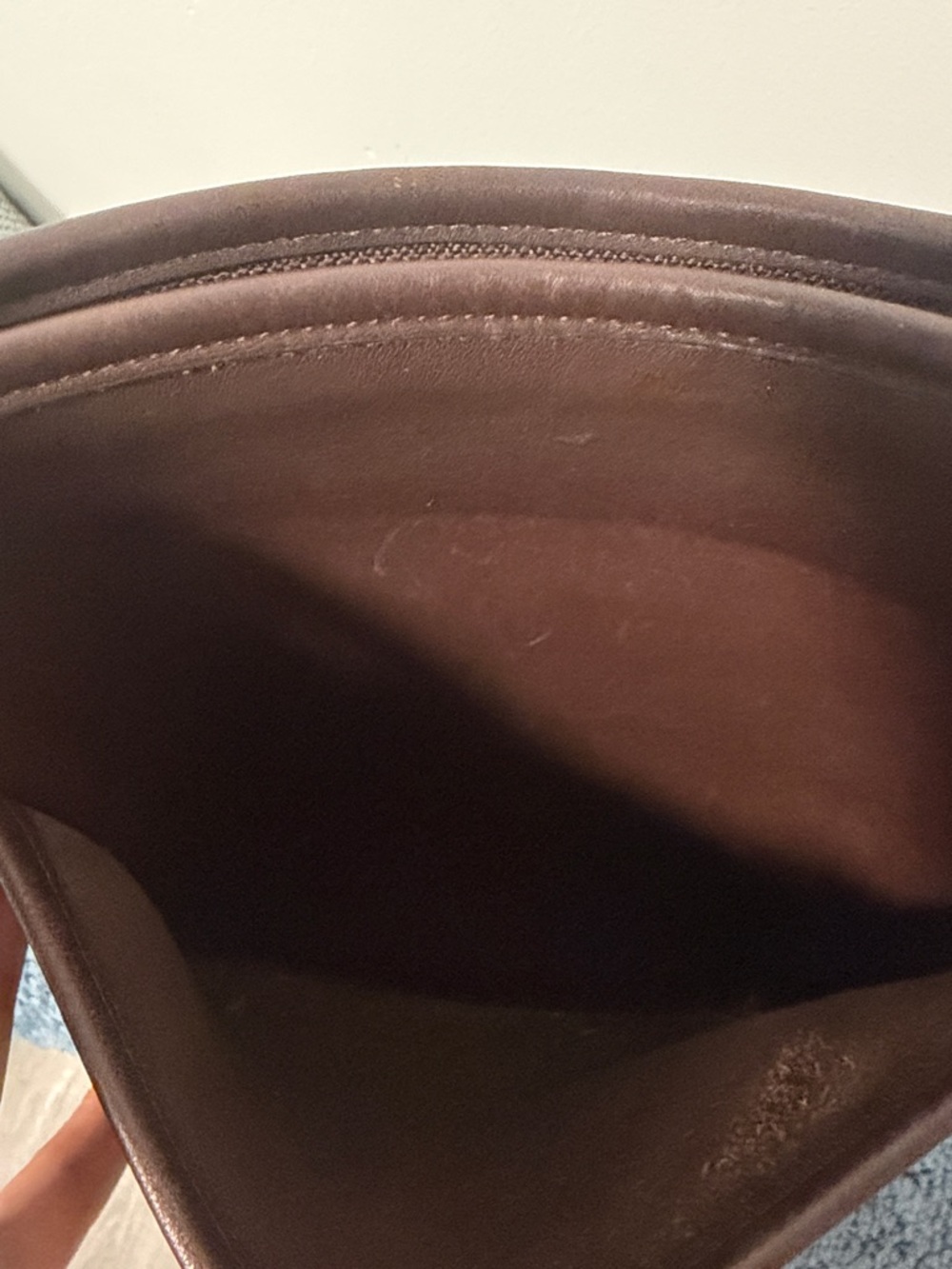 Coach Dark Brown Leather Messenger Bag with Gold Hardware vintage - Picture 6 of 15